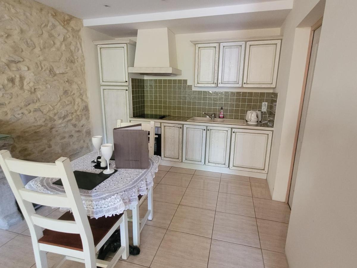 Le Studio Apartment Azille Exterior foto